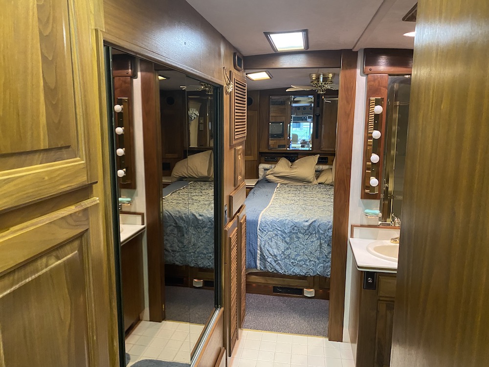 1990 Prevost Country Coach XL For Sale