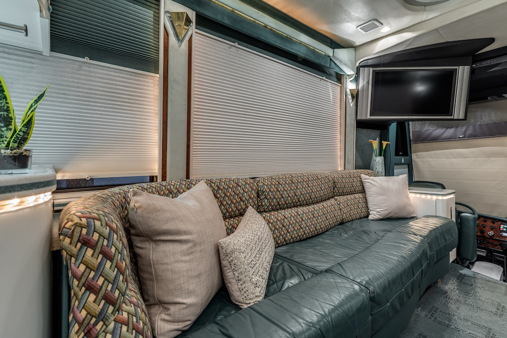 1996 Prevost Featherlite  H3-45 For Sale