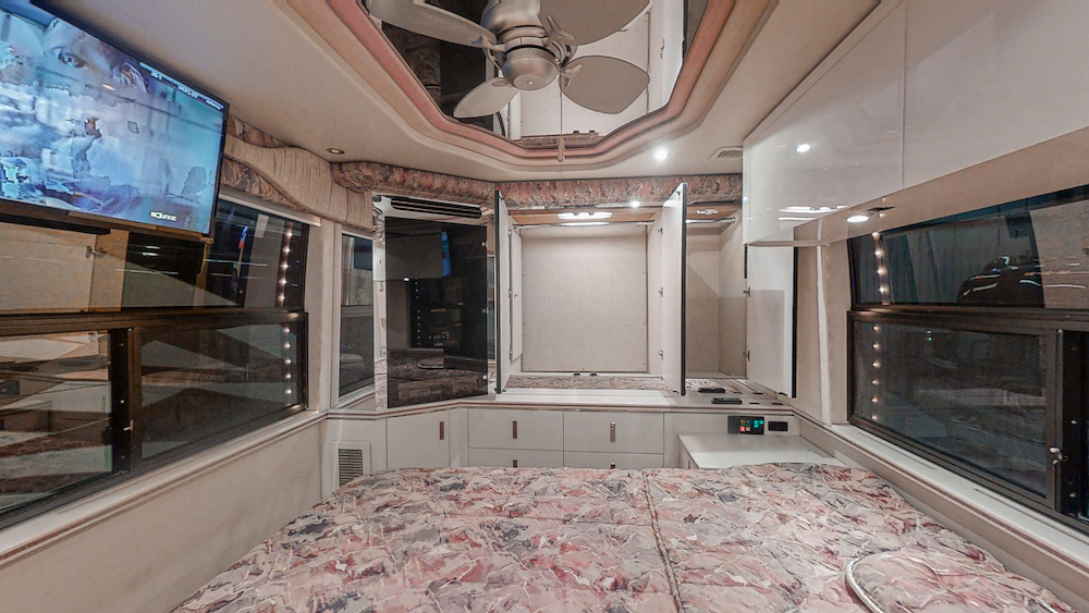 1996 Prevost Featherlite H3-45 For Sale