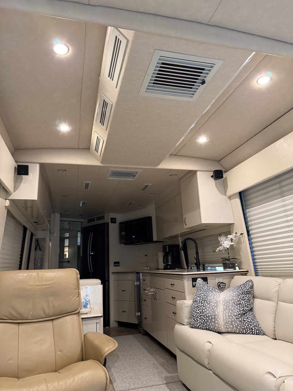 1997 Prevost Angola H3-45 For Sale