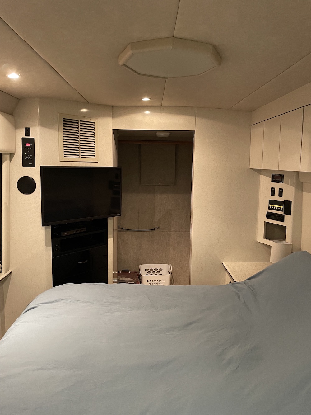 1997 Prevost Angola  H3-45 For Sale