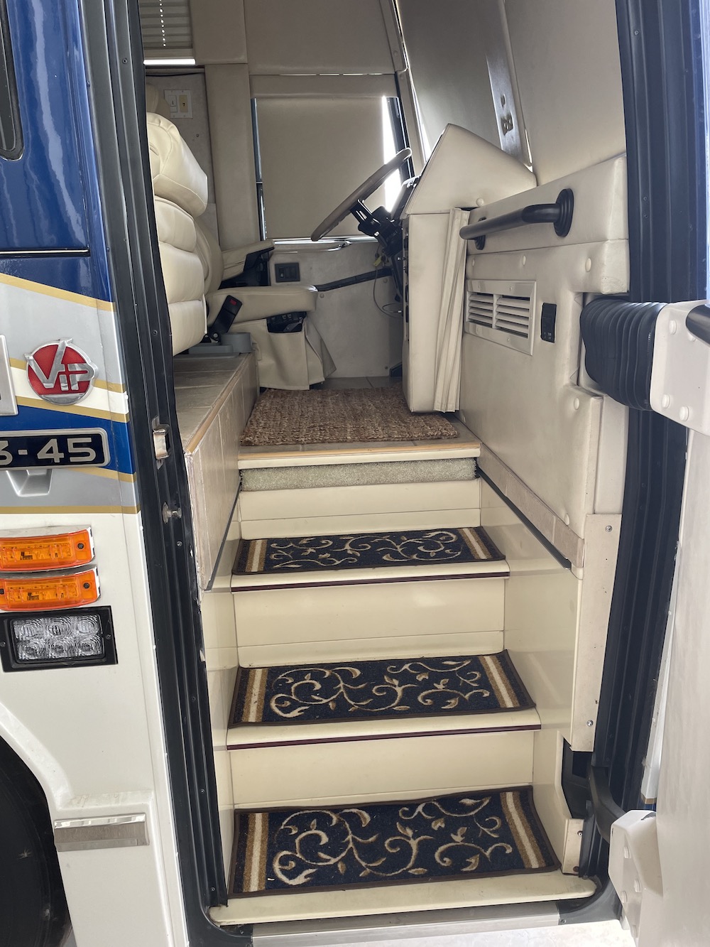 1997 Prevost Angola  H3-45 For Sale