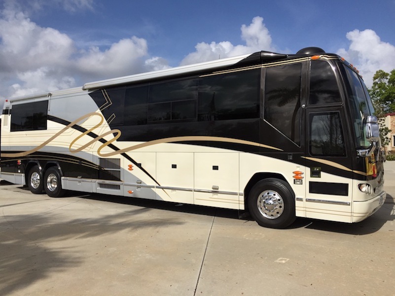 1997 Prevost Featherlite H3-45 For Sale