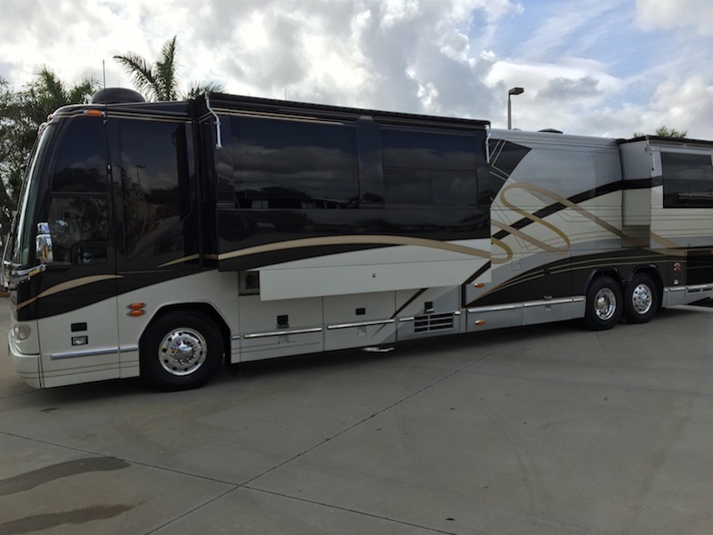 1997 Prevost Featherlite H3-45 For Sale