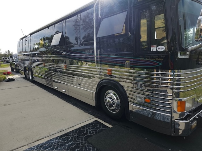 1997  Prevost Liberty XL  For Sale