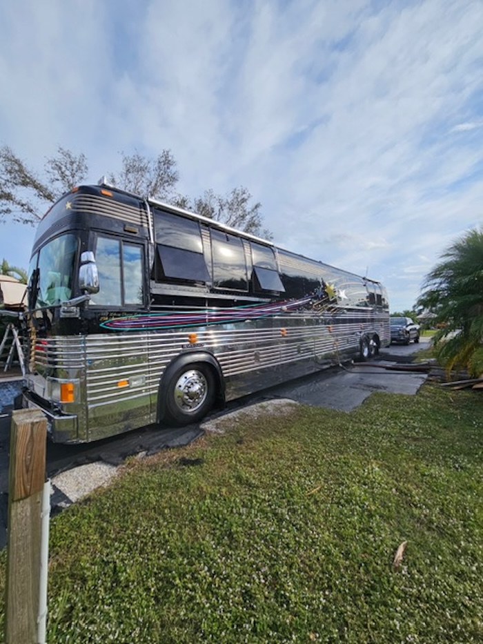 1997  Prevost Liberty XL  For Sale