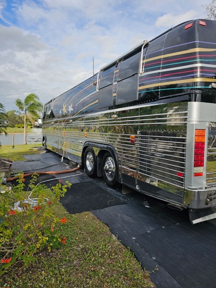 1997  Prevost Liberty XL  For Sale