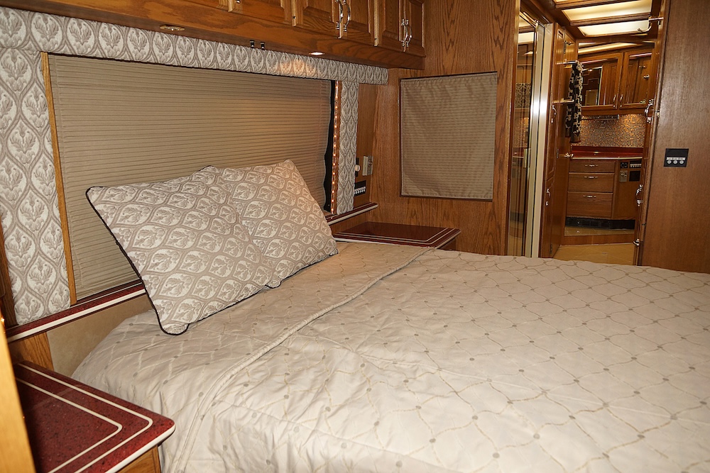 1998 Prevost Angola H3-45 For Sale