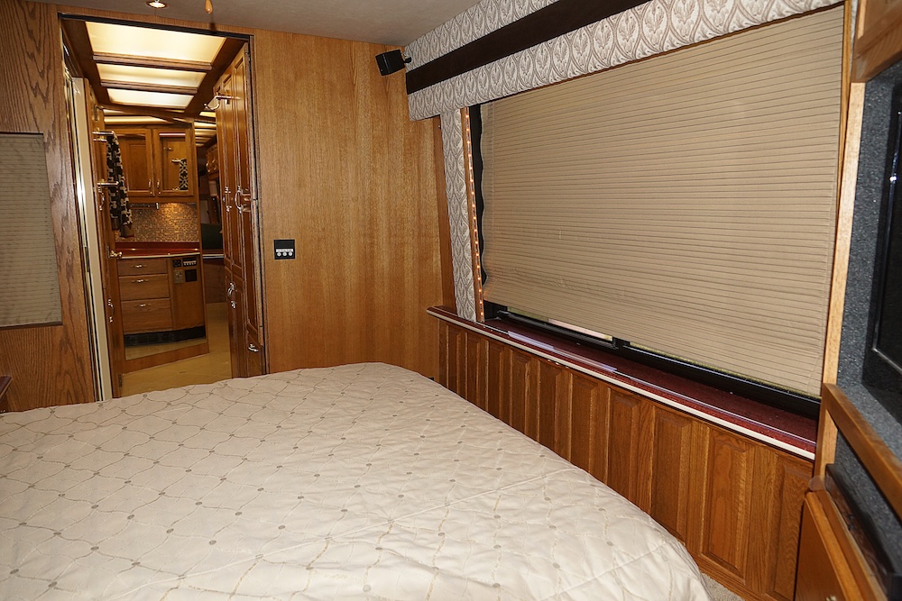1998 Prevost Angola H3-45 For Sale