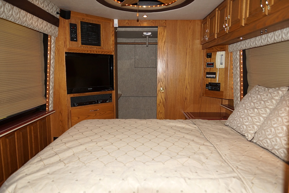 1998 Prevost Angola H3-45 For Sale