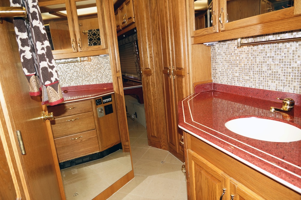 1998 Prevost Angola H3-45 For Sale