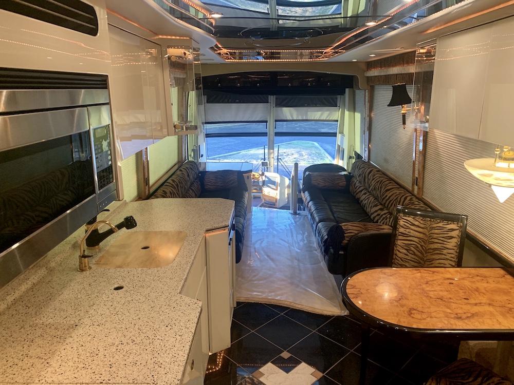 1998 Prevost Featherlite H3-45 For Sale