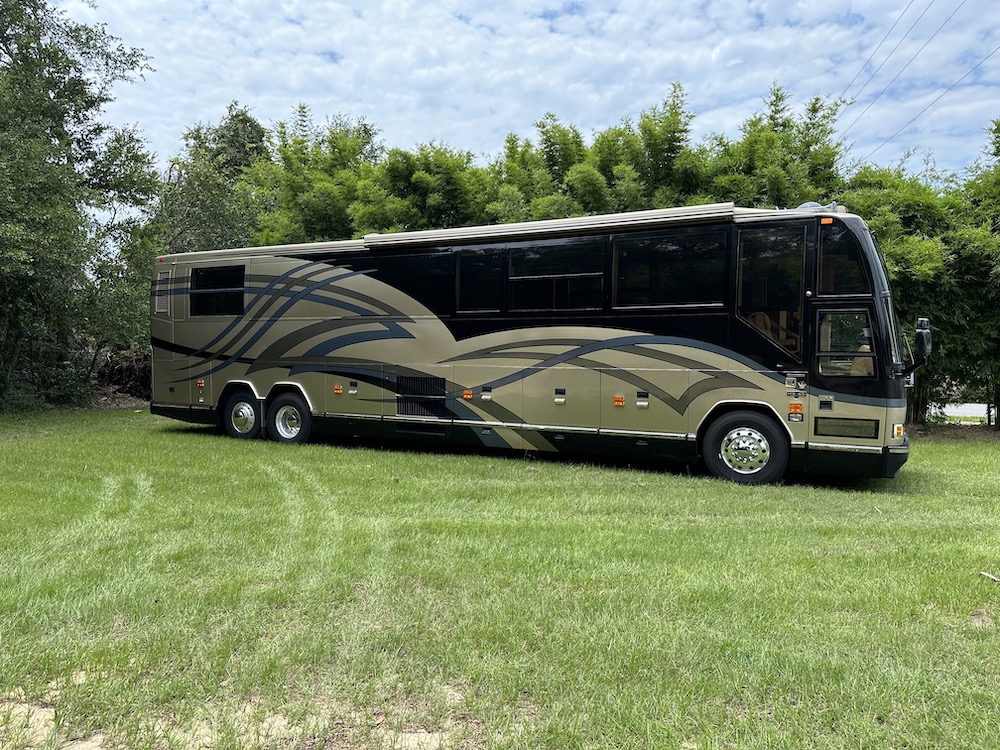 1998 Prevost Featherlite H3-45 For Sale