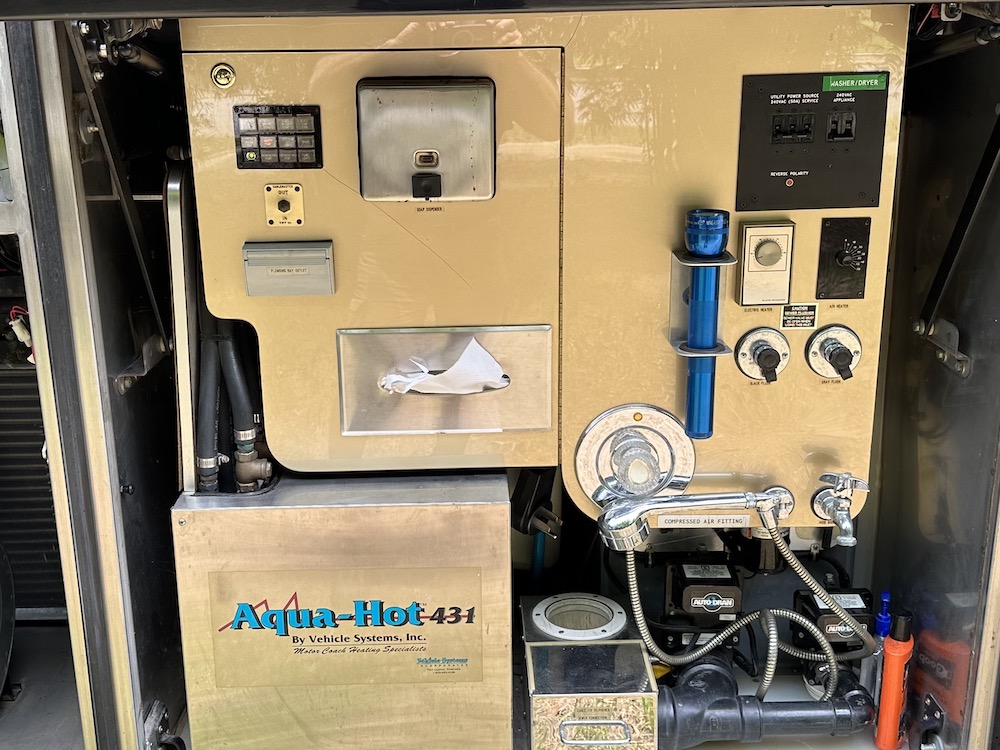 1998 Prevost Featherlite H3-45 For Sale