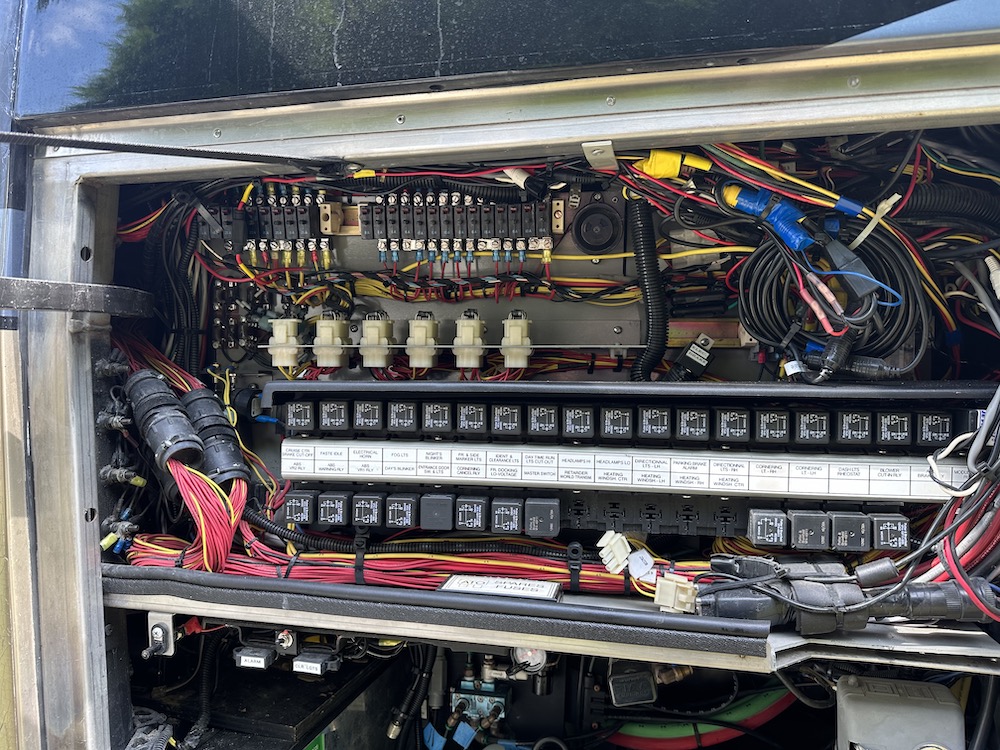 1998 Prevost Featherlite H3-45 For Sale