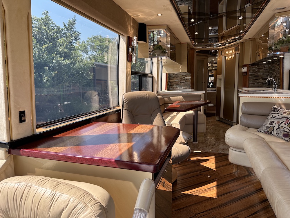 1998 Prevost Featherlite H3-45 For Sale