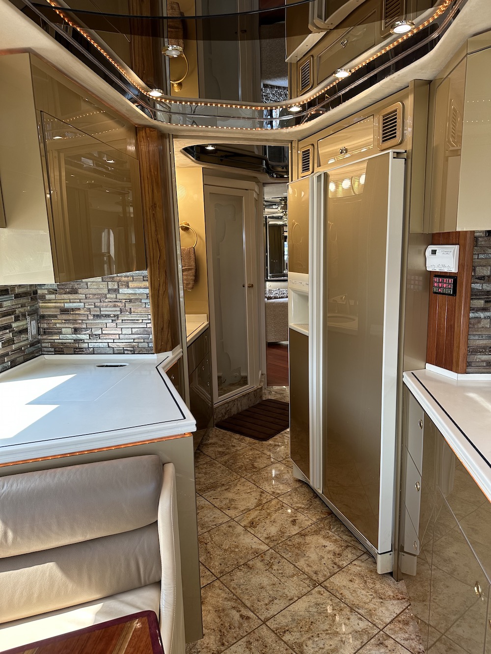 1998 Prevost Featherlite H3-45 For Sale