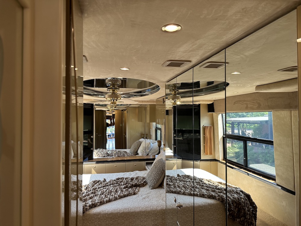 1998 Prevost Featherlite H3-45 For Sale