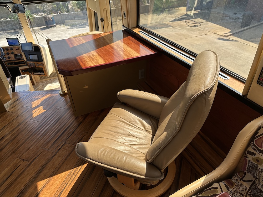 1998 Prevost Featherlite H3-45 For Sale