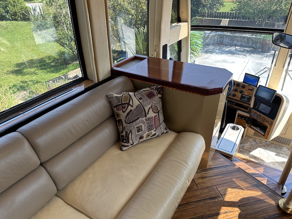 1998 Prevost Featherlite H3-45 For Sale
