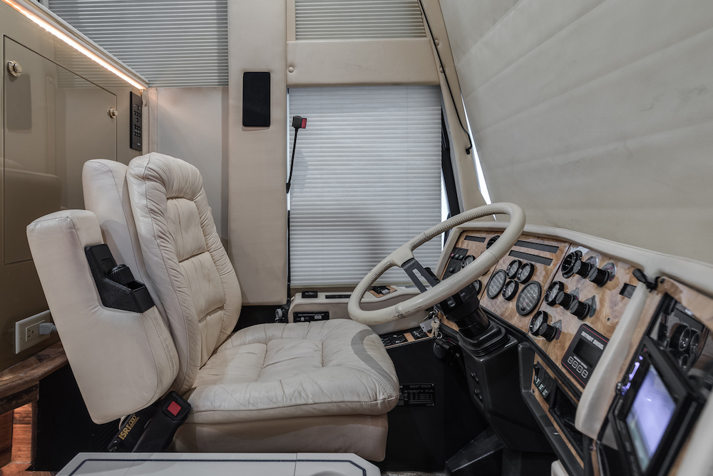 1998 Prevost Featherlite H3-45 For Sale