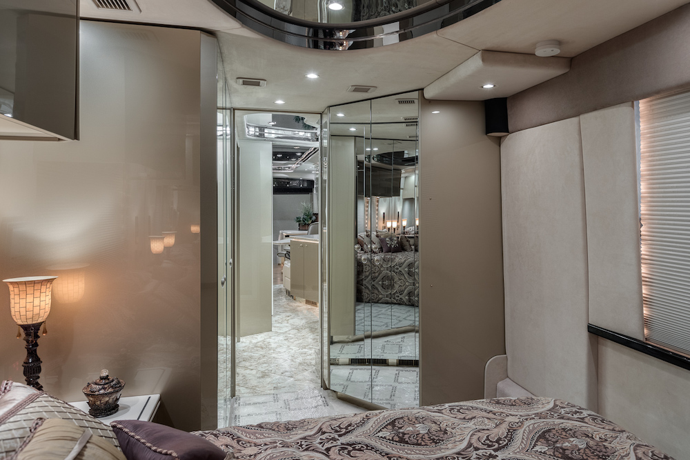 1998 Prevost Featherlite H3-45 For Sale