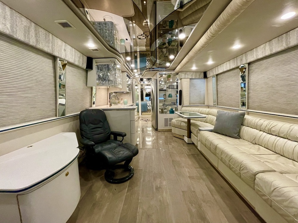 1998 Prevost Featherlite XL For Sale