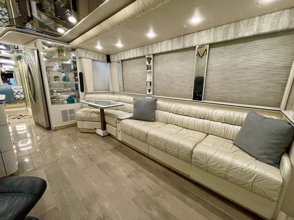 1998 Prevost Featherlite XL For Sale
