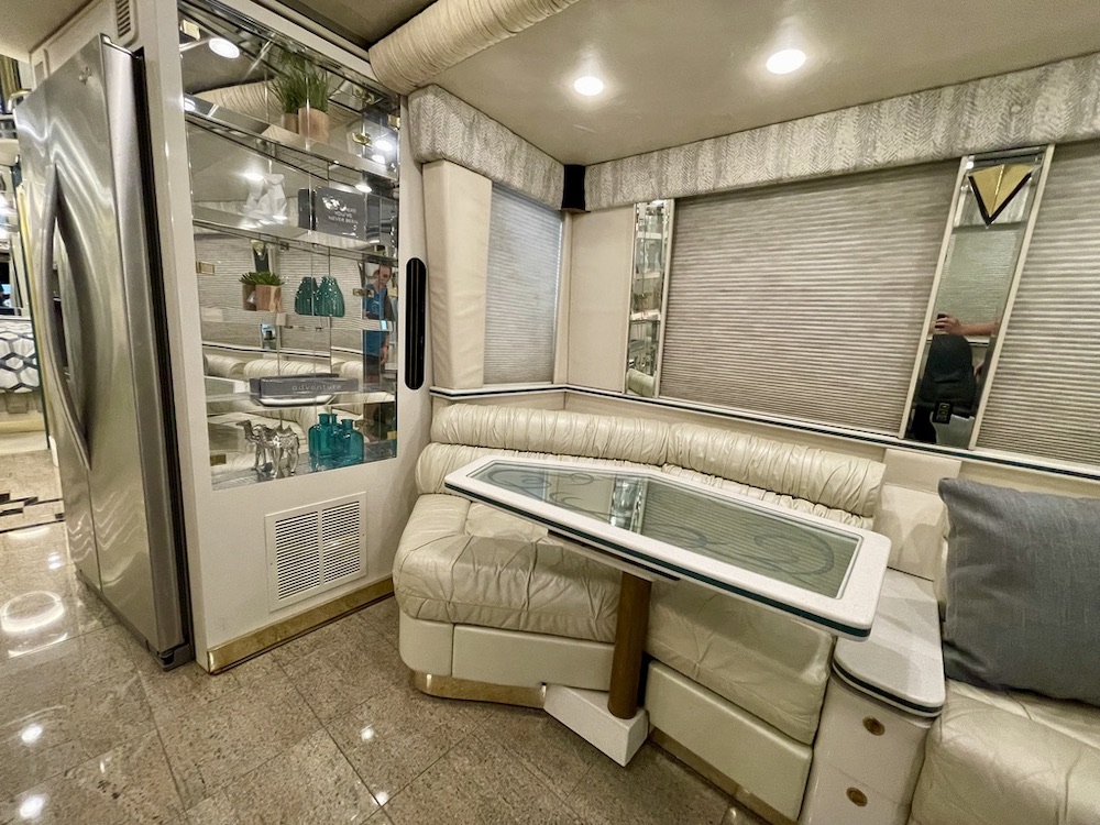 1998 Prevost Featherlite XL For Sale