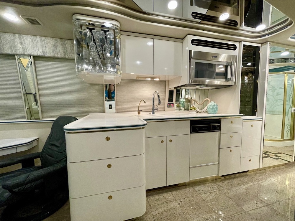 1998 Prevost Featherlite XL For Sale