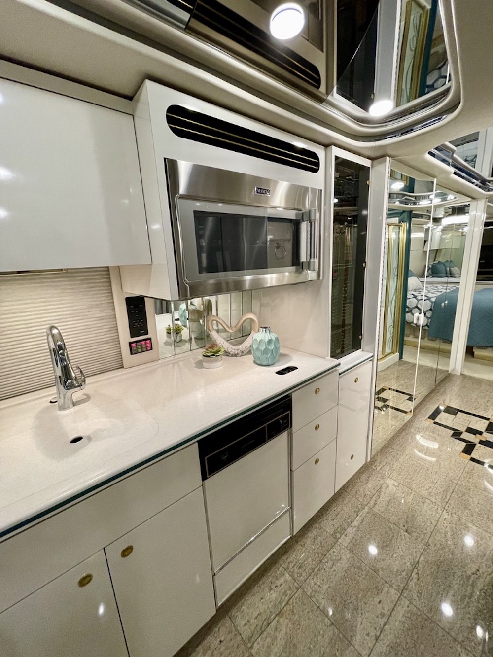 1998 Prevost Featherlite XL For Sale