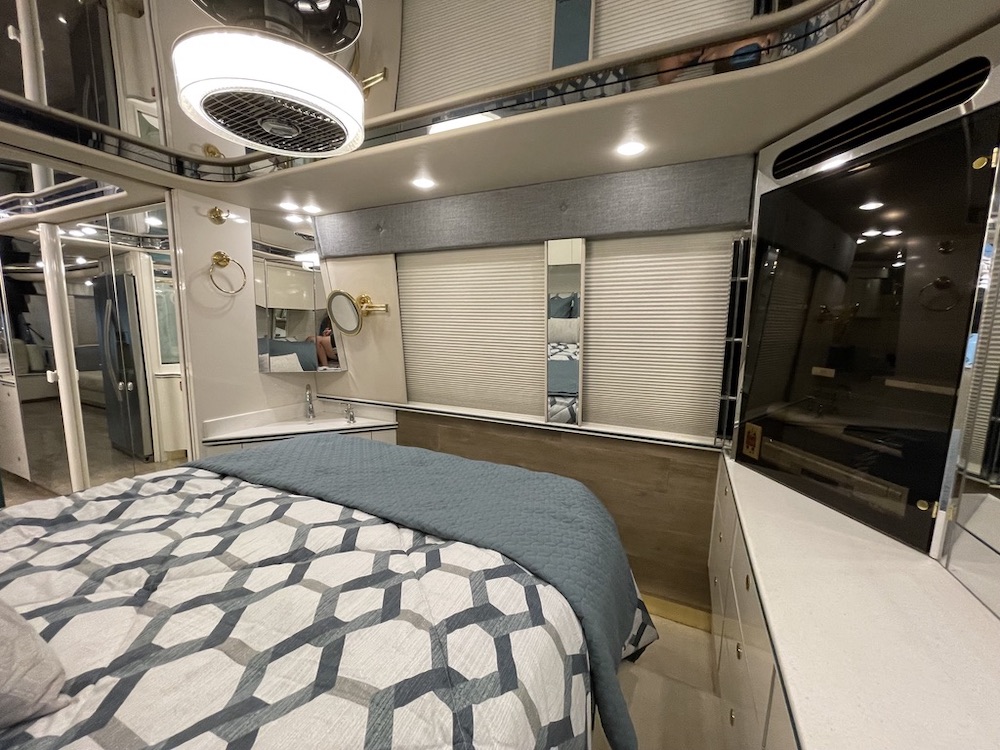 1998 Prevost Featherlite XL For Sale