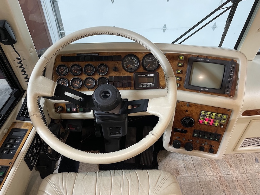 1998 Prevost Featherlite XL For Sale