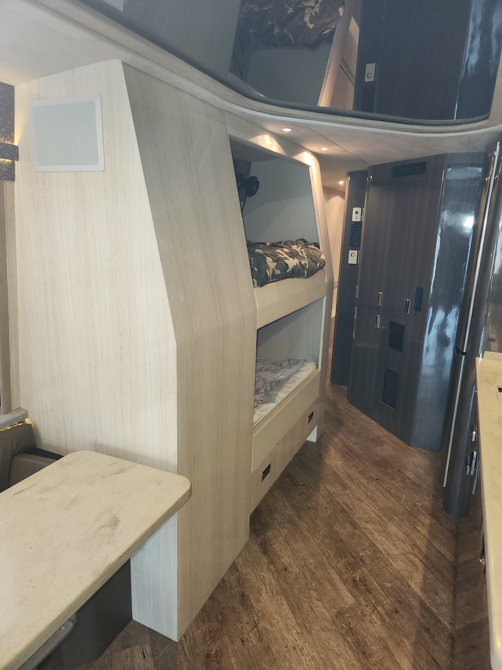 1998 Prevost Marathon H3-45 For Sale