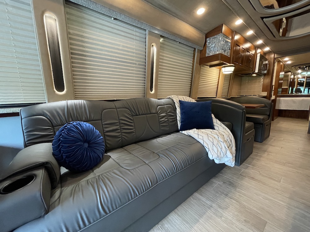 1998 Prevost Royale XL For Sale