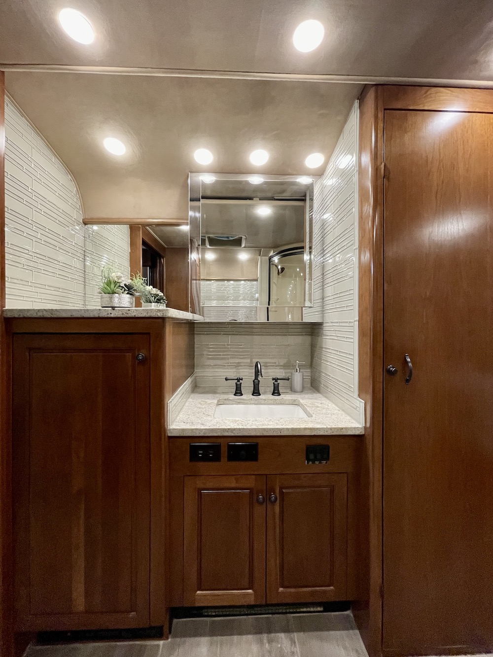 1998 Prevost Royale XL For Sale