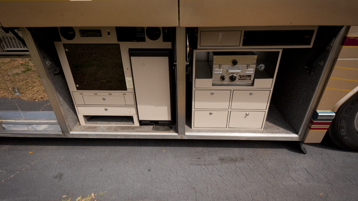 1998 Prevostfeatherlite H3-45 For Sale