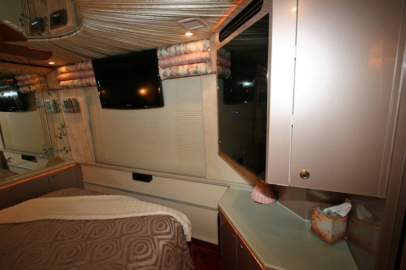 1998 Prevost Vantare H3-45 For Sale