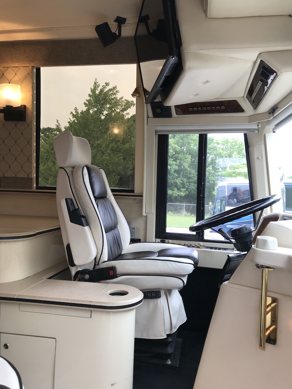 1999 Prevost Country Coach XL For Sale