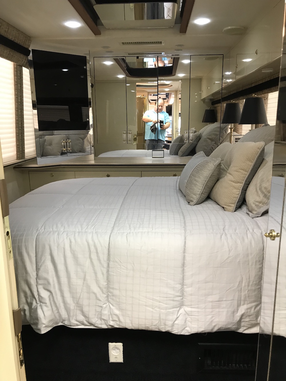 1999 Prevost Country Coach XL For Sale