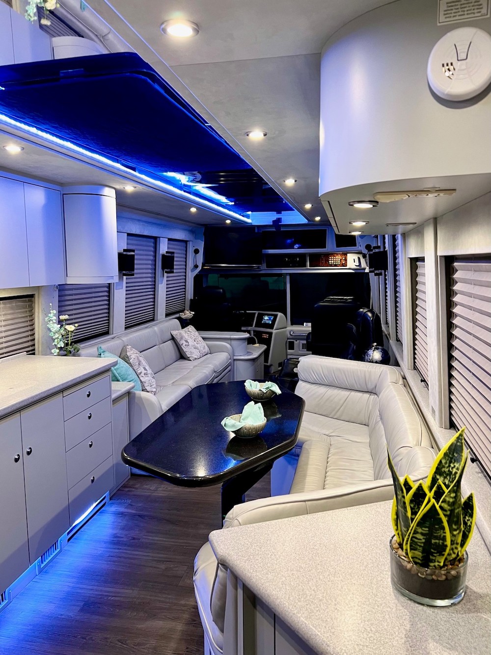 1999 Prevost Country Coach XL For Sale