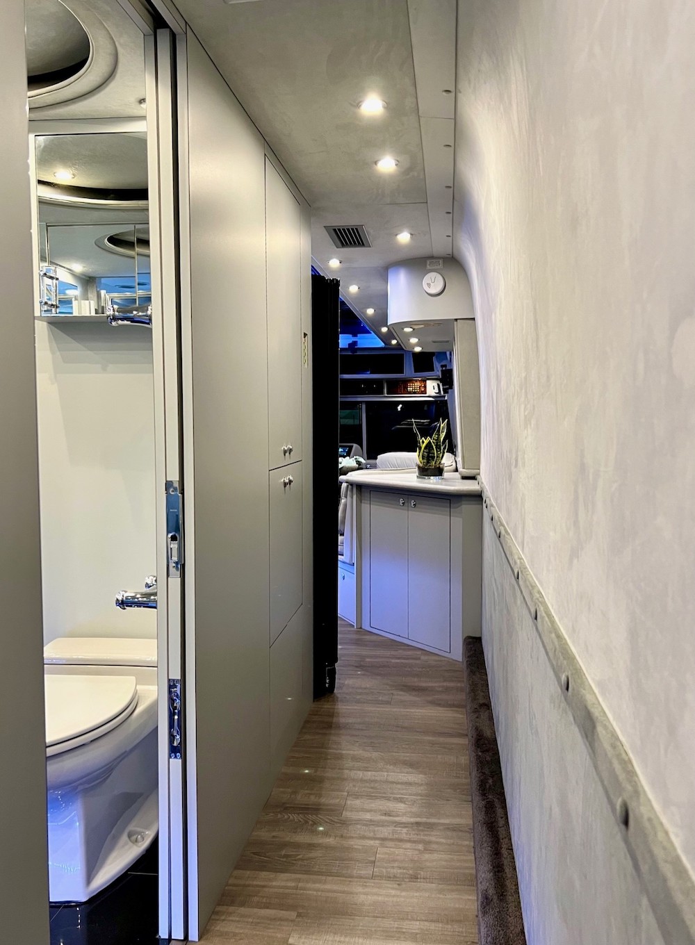 1999 Prevost Country Coach XL For Sale