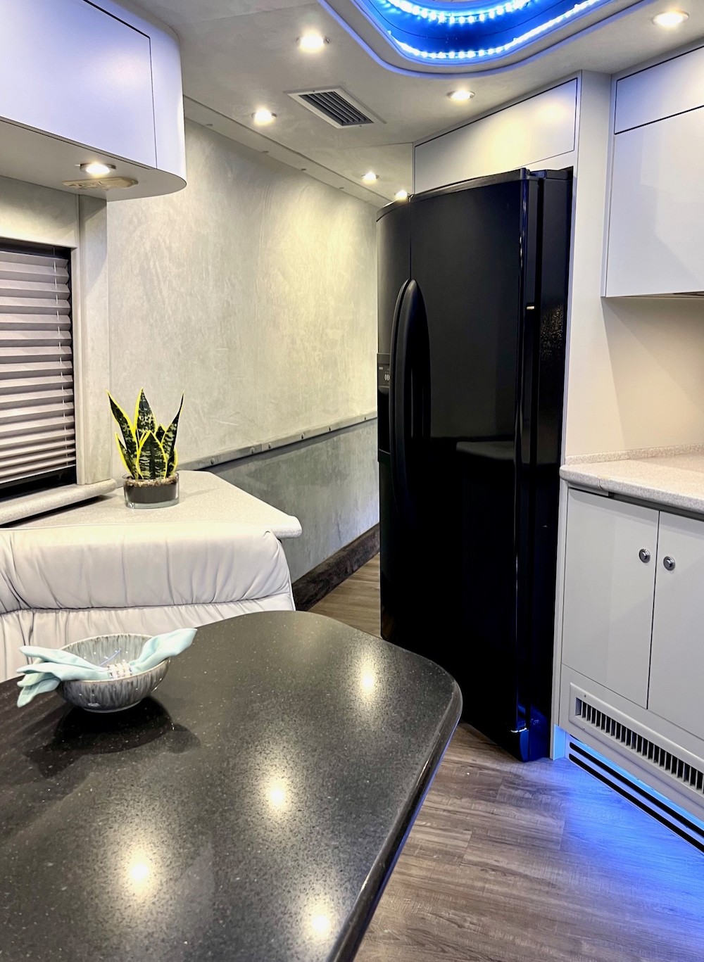 1999 Prevost Country Coach XL For Sale