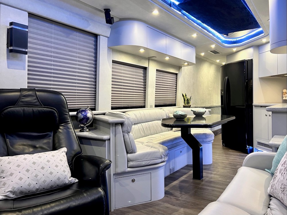 1999 Prevost Country Coach XL For Sale