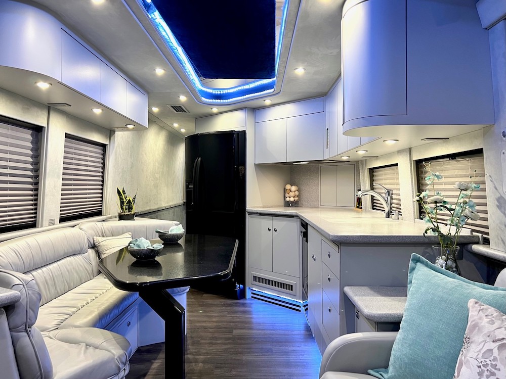 1999 Prevost Country Coach XL For Sale