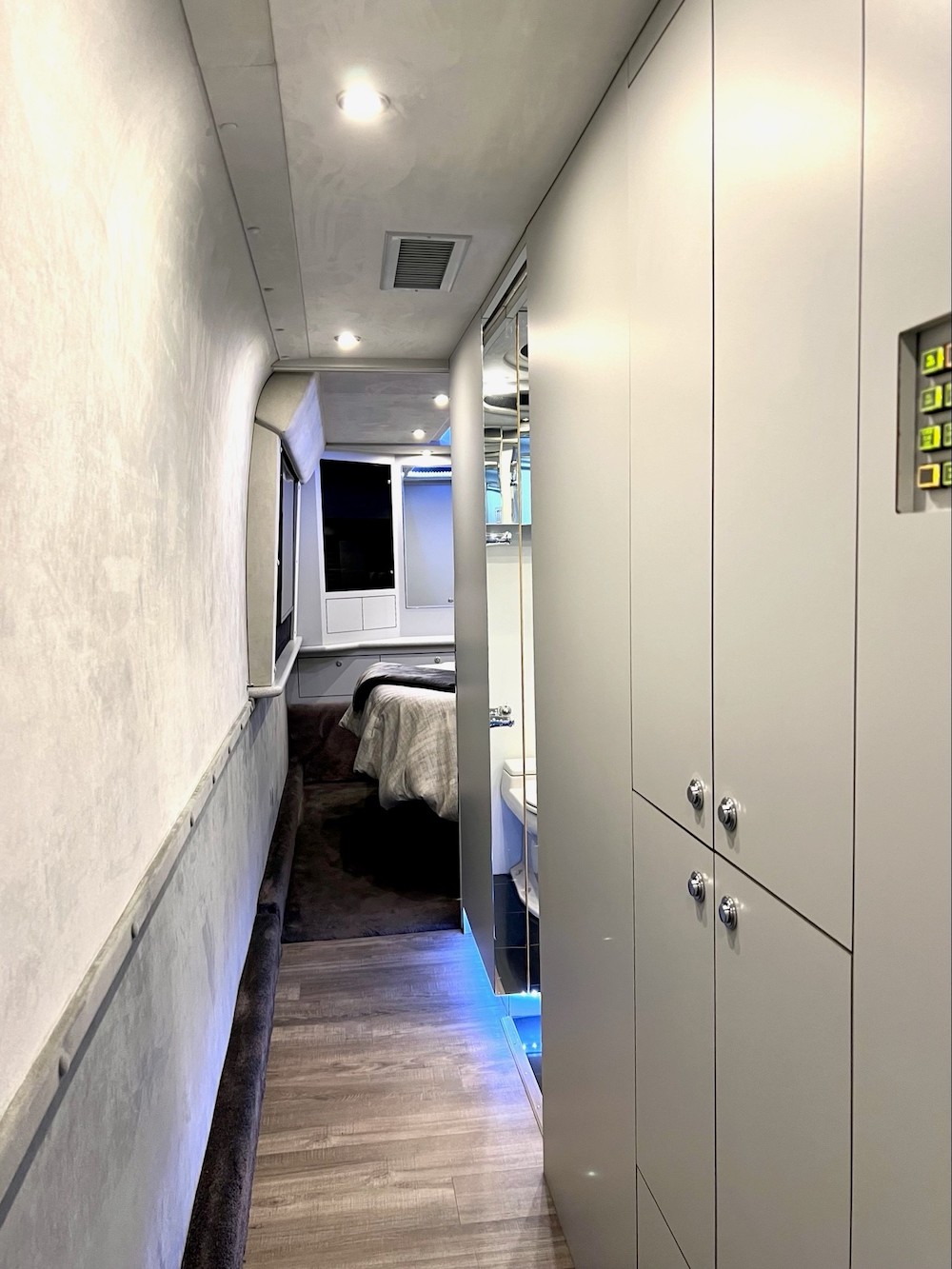 1999 Prevost Country Coach XL For Sale
