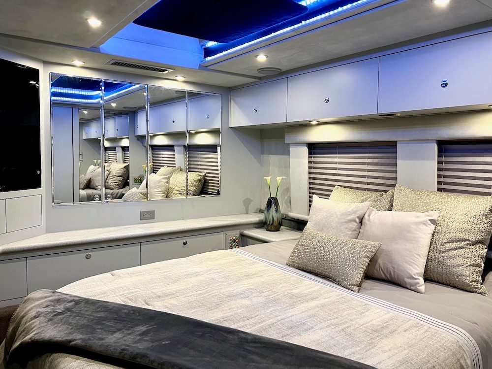 1999 Prevost Country Coach XL For Sale
