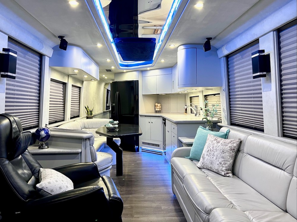 1999 Prevost Country Coach XL For Sale