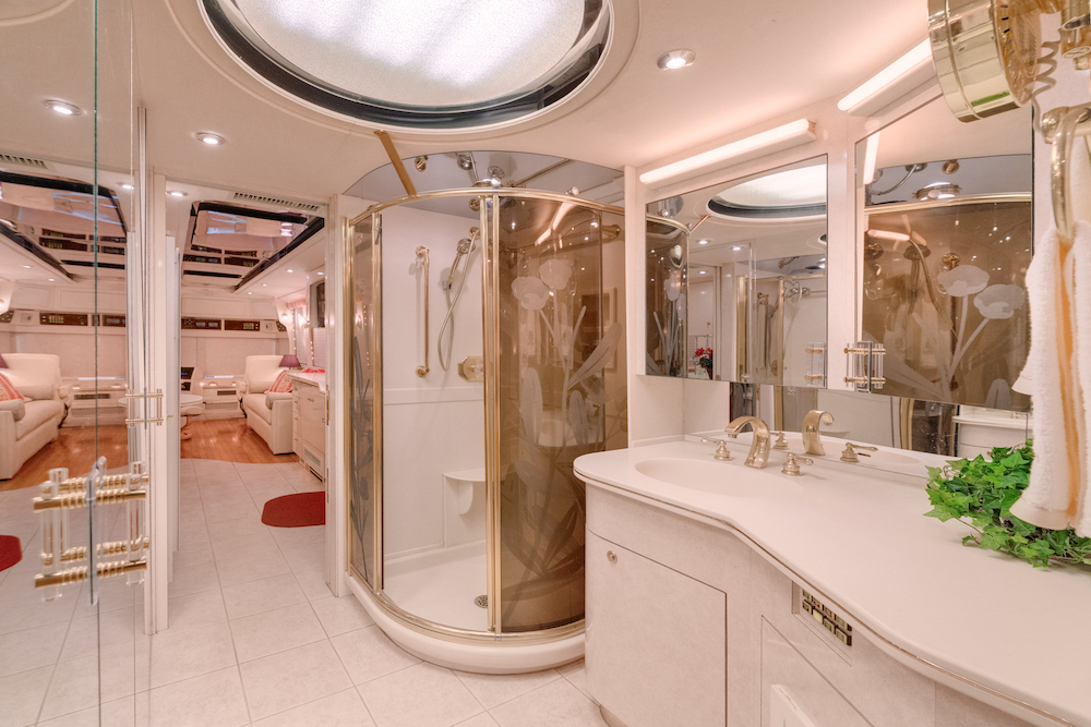 1999 Prevost Country Coach XL For Sale