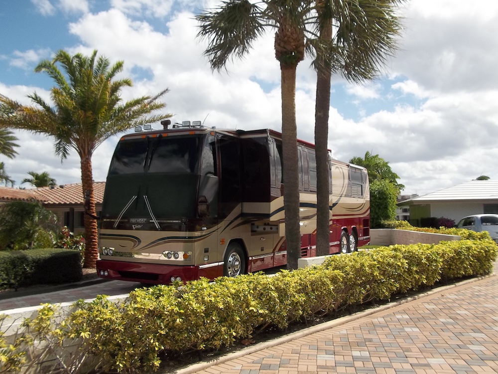 1999 Prevost Featherlite H3-45 For Sale